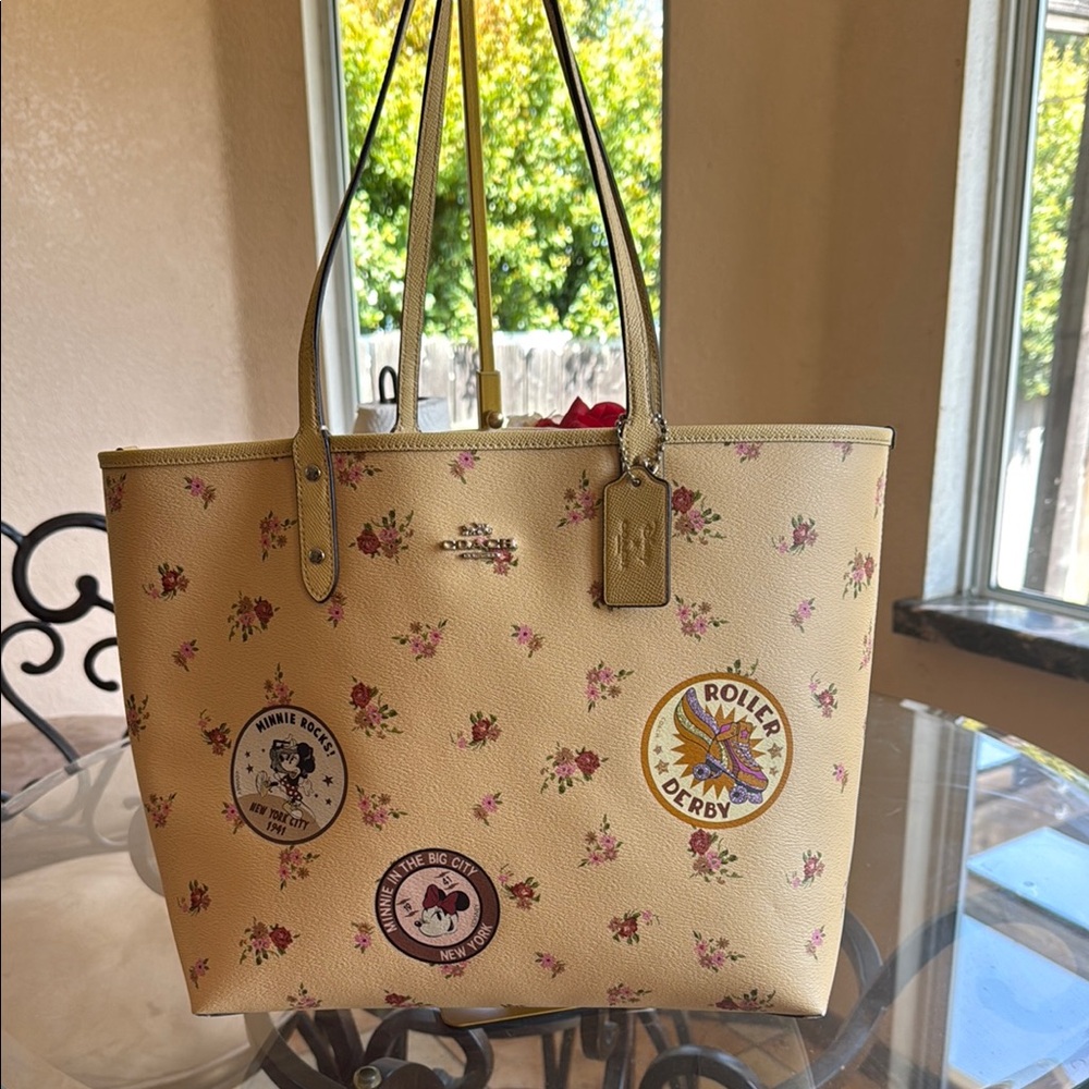 Coach X Disney Minnie Mouse NY City roller Derby reversible Tote
